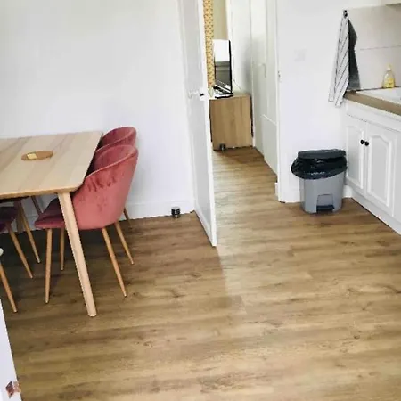 Bright In The Center Of 公寓